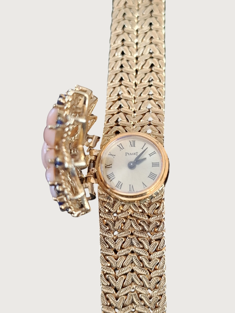 Piaget Reference 3956 N21 Yellow Gold Coral and Sapphire-set - Image 2